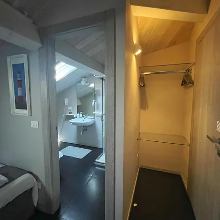 Sciara Biscari 4*