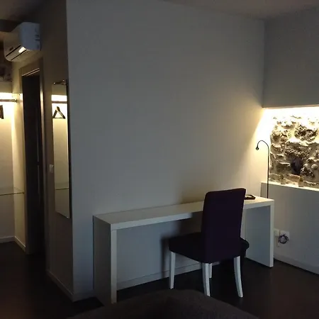Sciara Biscari 3*